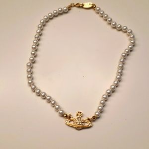 Vivienne Westwood mini bas relief choker!